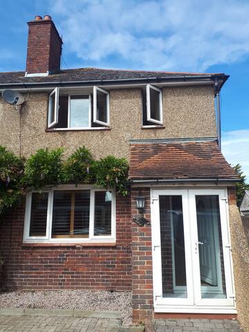 CHERITON, FOLKESTONE