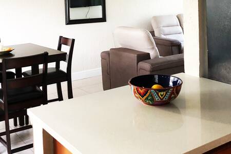 5 MIN TO BEACH AND ATLANTIC AVE| CHARMING HOUSE