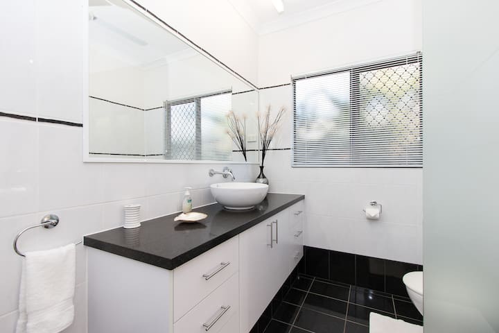 Kyle’s Cottage gallery image 4