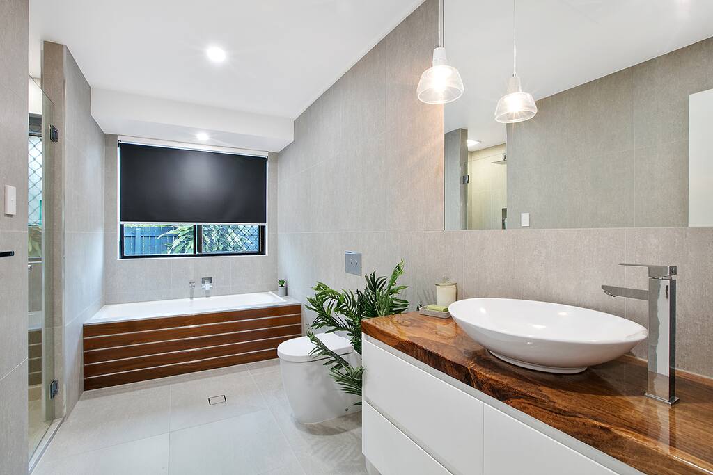 Main Bathroom