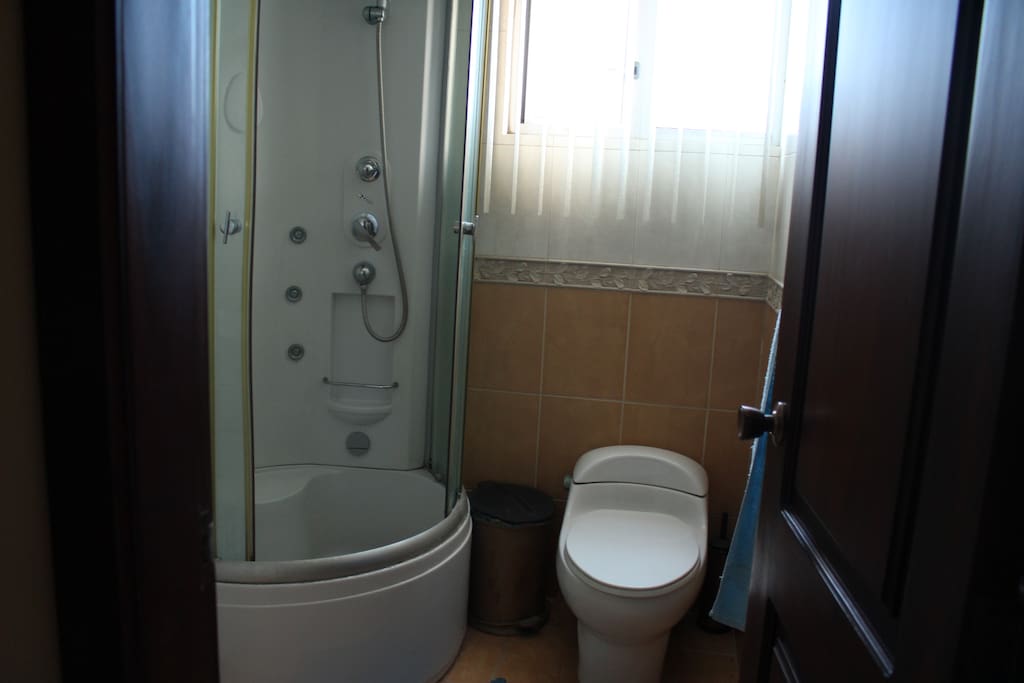Baño privado con ducha tipo cabina