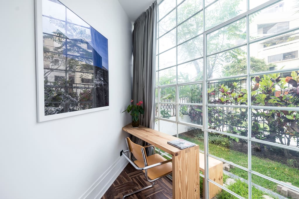 Room 1. Cozy Queen Room with Garden View