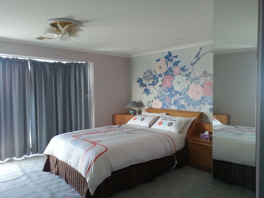 Bedroom 1: Family Ensuite $78