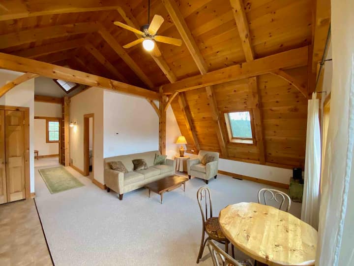 Country "Barn" Timber Frame Apartment - Shelburne, VT