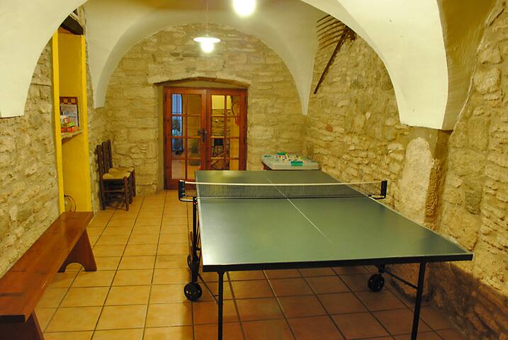 Traditional Catalan home with heated pool 2km lake gallery image 5