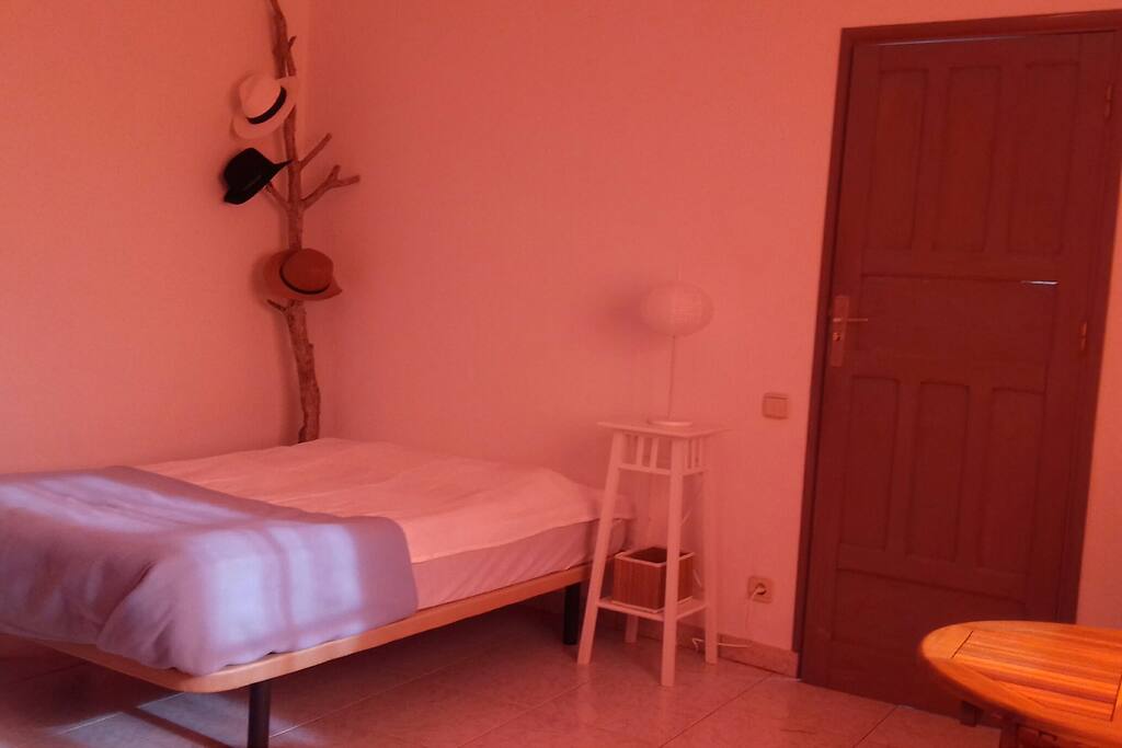 Schlafzimmer Bild 2