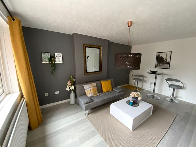 COSY ROOM CLOSE TO TOWN