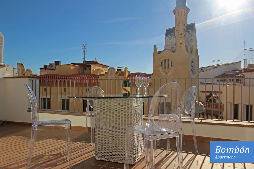 From this terrace guests can enjoy spectacular views of the Cap de la Vila