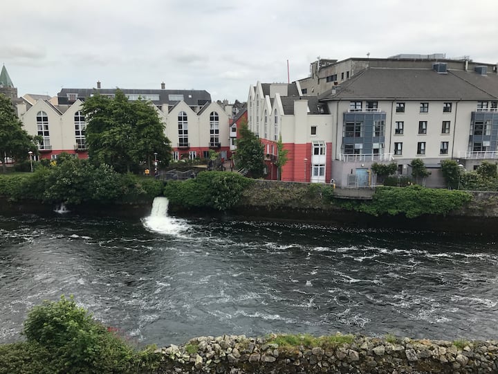 Galway city centre fabulous 2 bedroom apartment Apartments for Rent