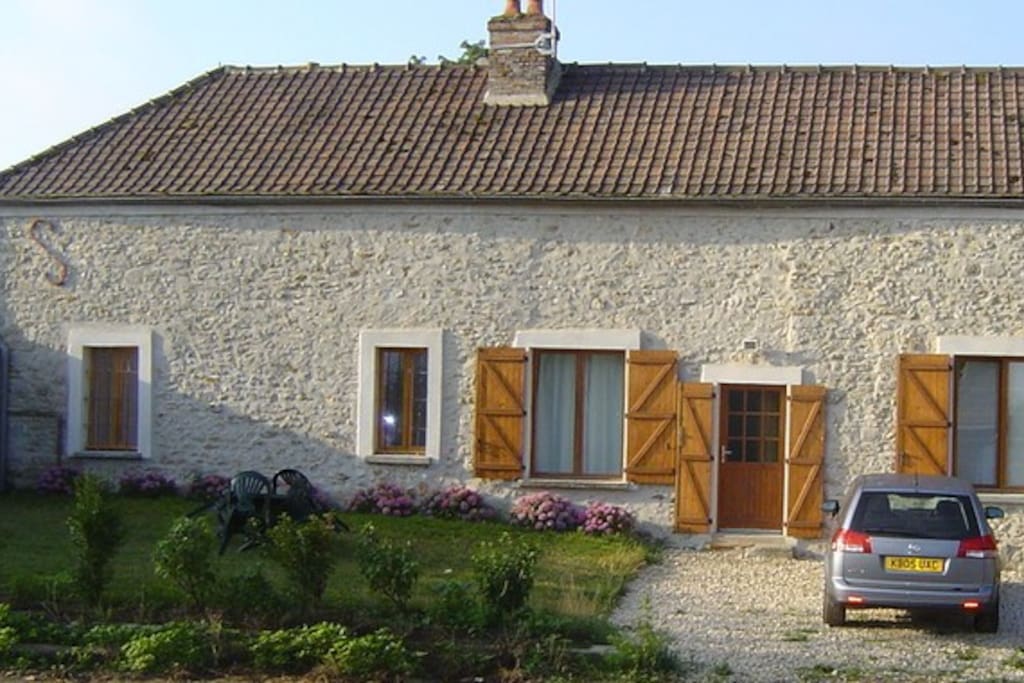Gite disposant d'un accès independent avec coin jardin