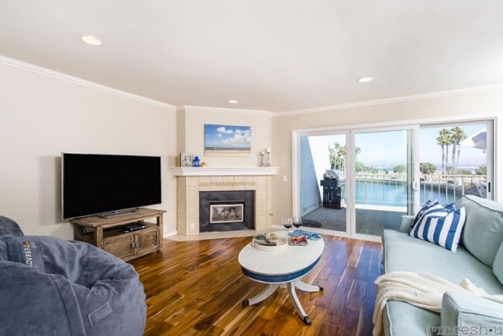 Living Room, Fireplace, TV