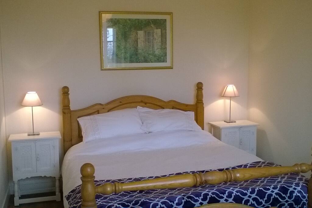 Kingsize bed