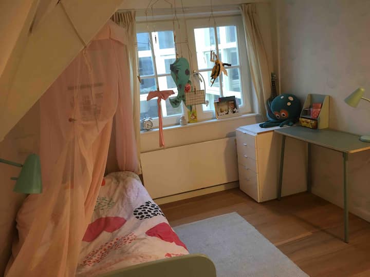 Dormitorio 2 con cama individual.