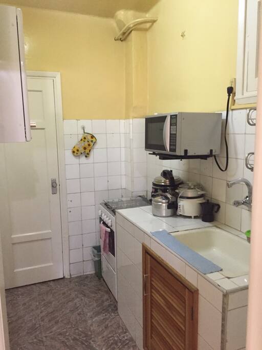 Cocina habilitada con todo lo requerido para cocinar.