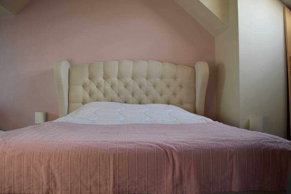 Kingsize bed