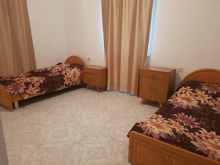 غرفة النوم 2