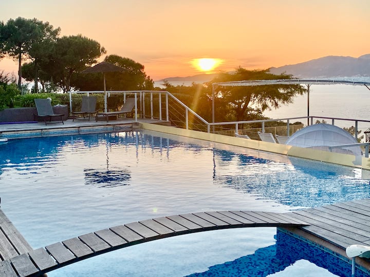 Large Prestigious Villa With Panoramic View & 2 Pools... 3 Mn To Beach By Foot.. - Ajaccio
