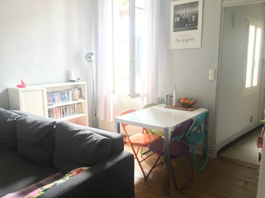 Pièce à vivre vue de l'entrée