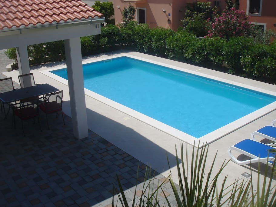 outdoor swimming pool