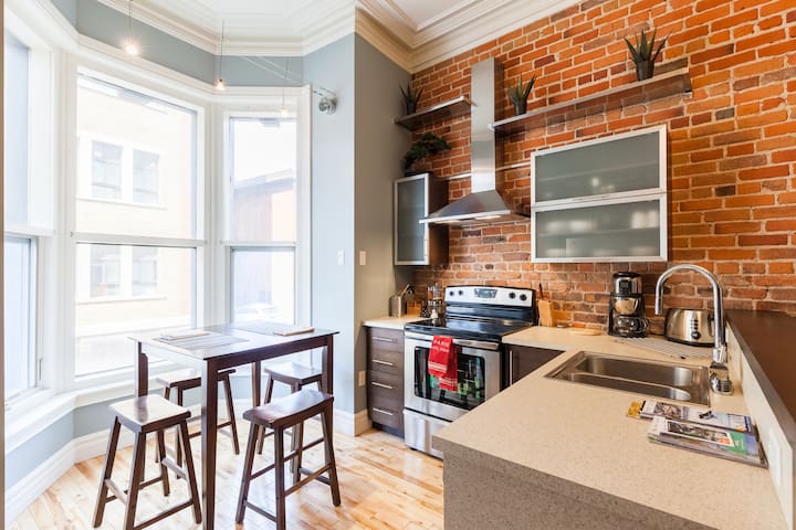 Authentic Victorian house apartment
