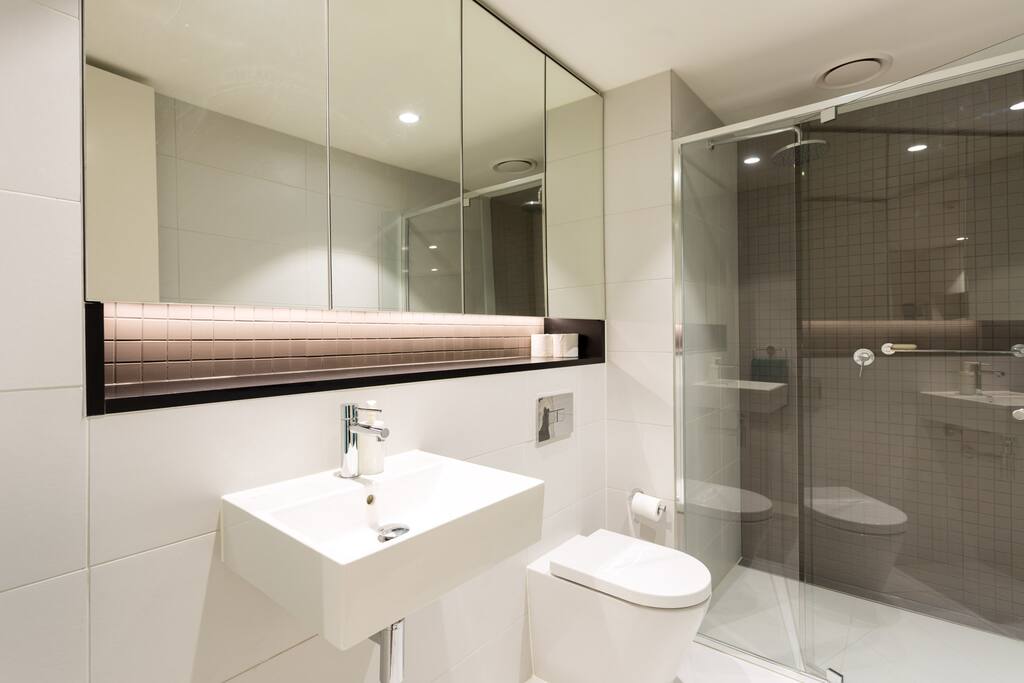Main bathroom