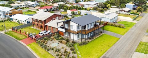 Escape - Middleton Point Beach House