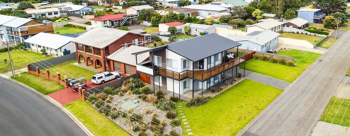 Escape - Middleton Point Beach House