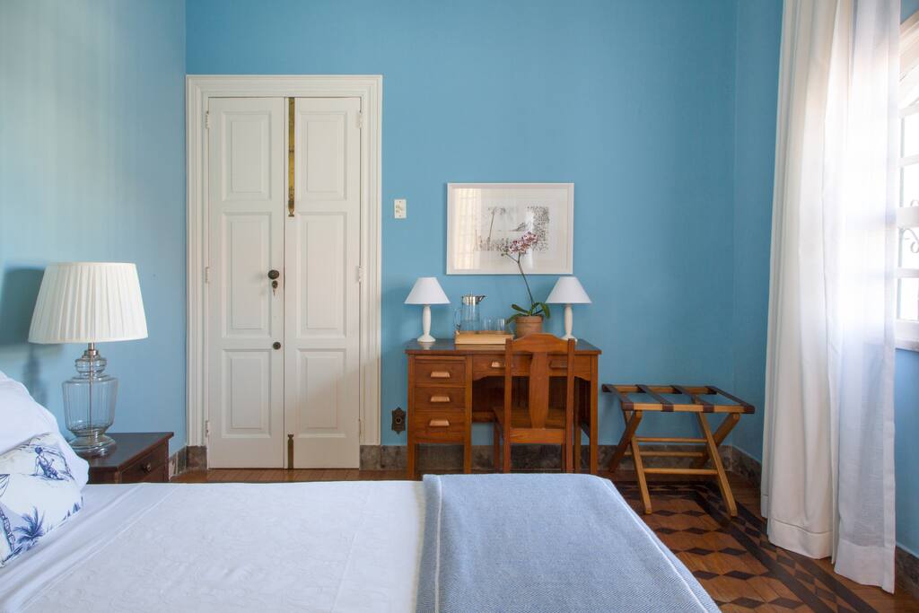 Queen size bed