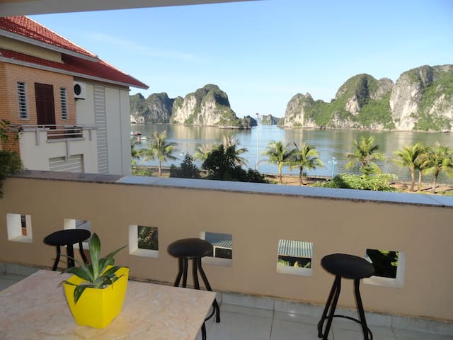 Ha Long Lily Homestay - Room 202