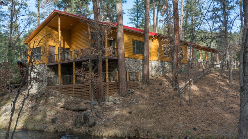 Upper Canyon Lodging Co. managed Airbnb listing 2