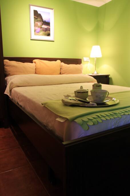 Habitación con armario de tres puertas