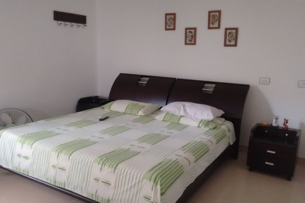 Cama King para 3 personas