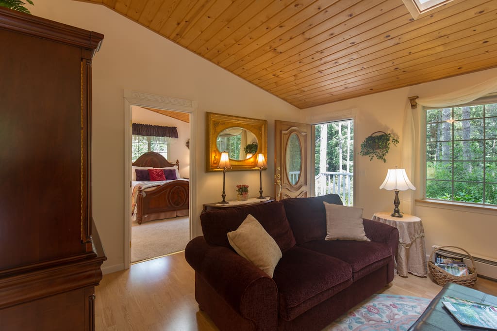 Sweet Heart Cottage Living Room - Bedroom