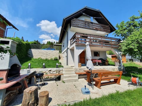 Veronica's place in the mountains