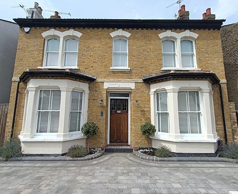 Detached Victorian Period Property - 4 Bedrooms