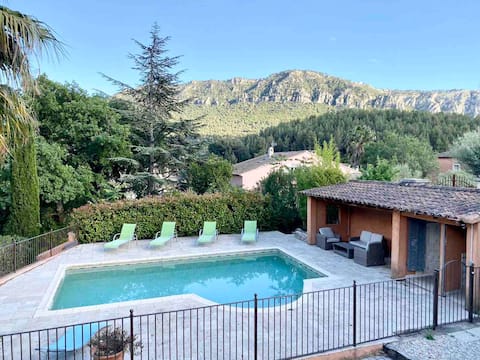 Apartment in a corner of paradise with pool