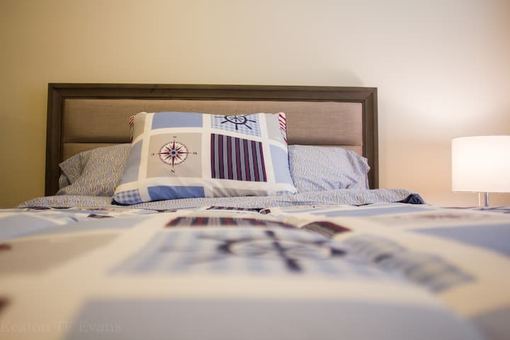 带双人床的第二间卧室