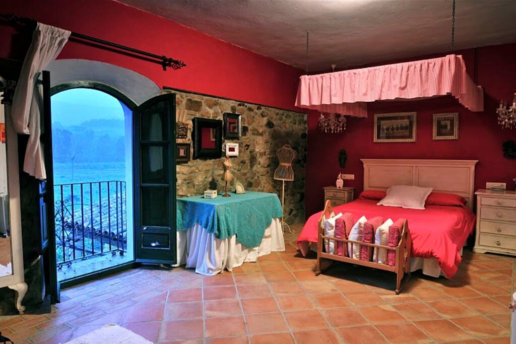 Amplio y confortable dormitorio