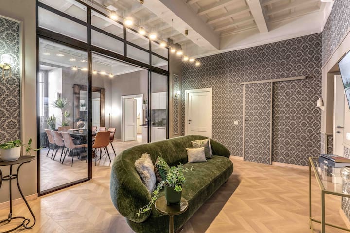 White Miracle Suite gallery image 2