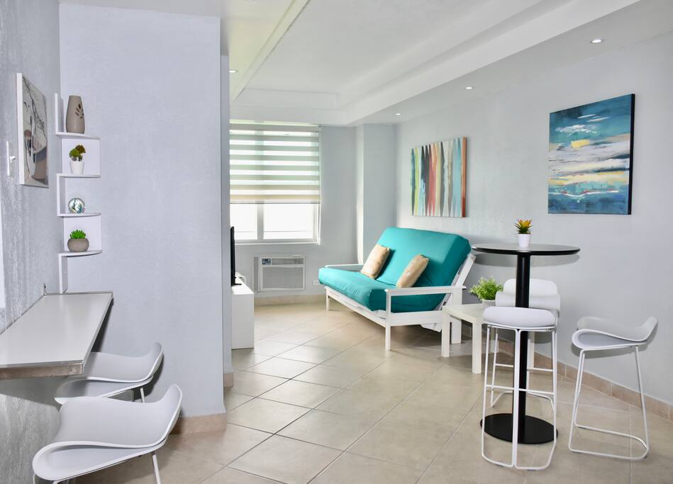 Beachy, clean and bright open space!