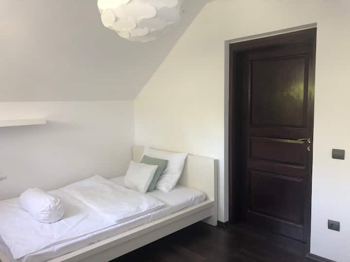 საძინებელი 2