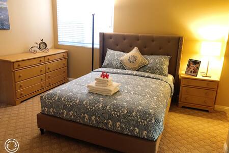 6 Ethan Allen Luxury Suite/Sanitized & Bleached!