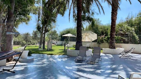 Villa con accesso privato al mare e parco alberato