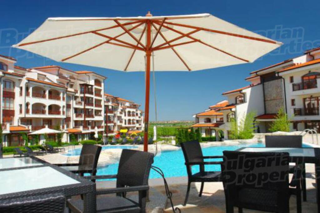 One of the outdoor swimming pools, free to use