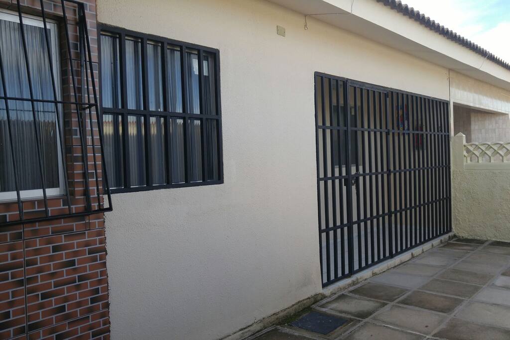 Casa completamente gradeada
