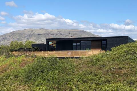 New Luxury villa in south Iceland - Mountain view