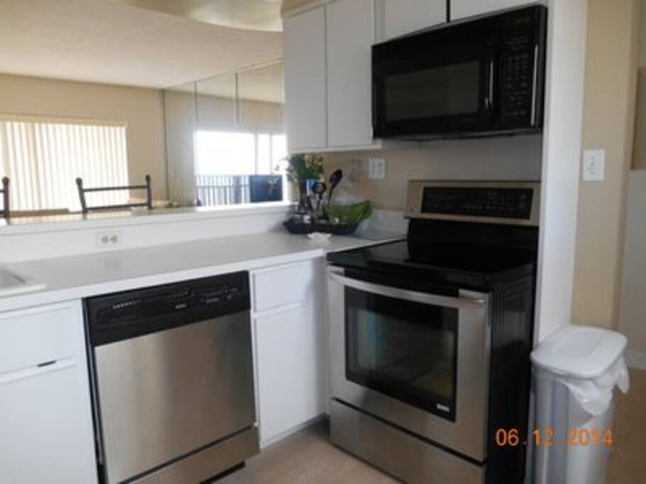 Full-Sized Kitchen