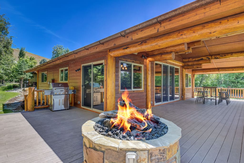 Fire pit on the Deck
