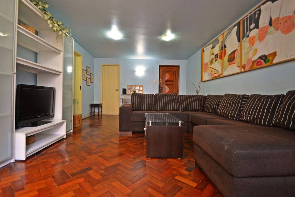 Wireless Internet flat, cable tv, safe, LCD TV and side view of the sea.