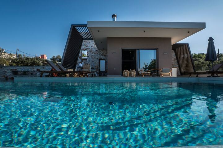 Aphrodite Luxury Villa gallery image 4